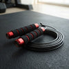 Corda para saltar Pro, com rolamentos de esferas ajustáveis, com fio de velocidade sem emaranhado, com alças de espuma, apto para fitness e exercícios em casa.